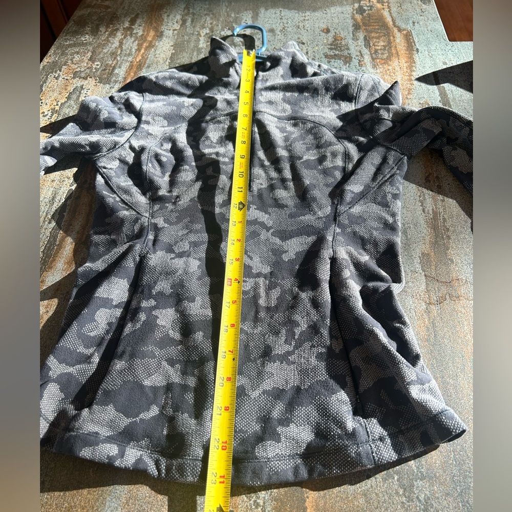 Lululemon Run Briskly 1/2 Zip Heritage Camo Jacquard Black Lunar Rock Size 4 - Picture 8 of 9
